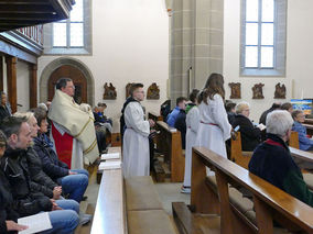 Karfreitagsliturgie und Karfreitagsprozession in Naumburg (© Karl-Franz Thiede)